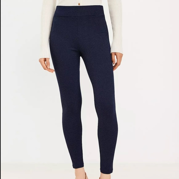 Ann Taylor LOFT Dotted Ponte Pull On Leggings, Size Medium - Picture 1 of 8